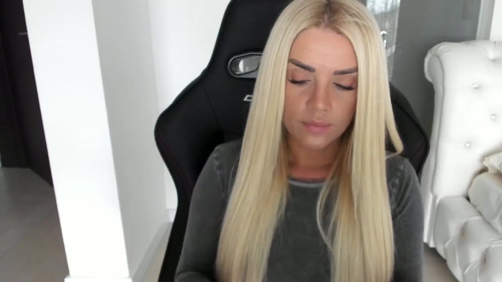 Gallery image thumbnail from Allesia_'s myfreecams stream on, 12/11/2024, 11:22 image 14 of 20