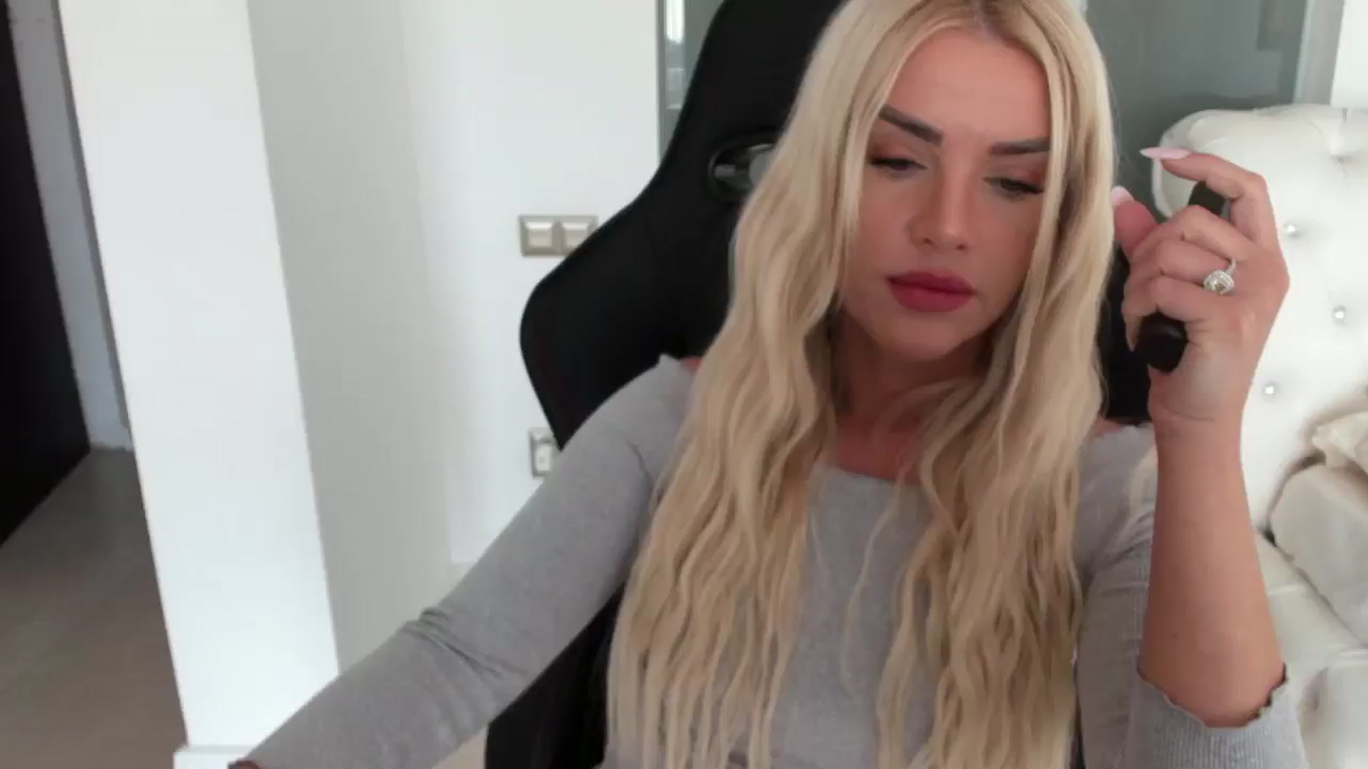 Gallery image thumbnail from Allesia_'s myfreecams stream on, 12/12/2024, 11:30 image 9 of 20