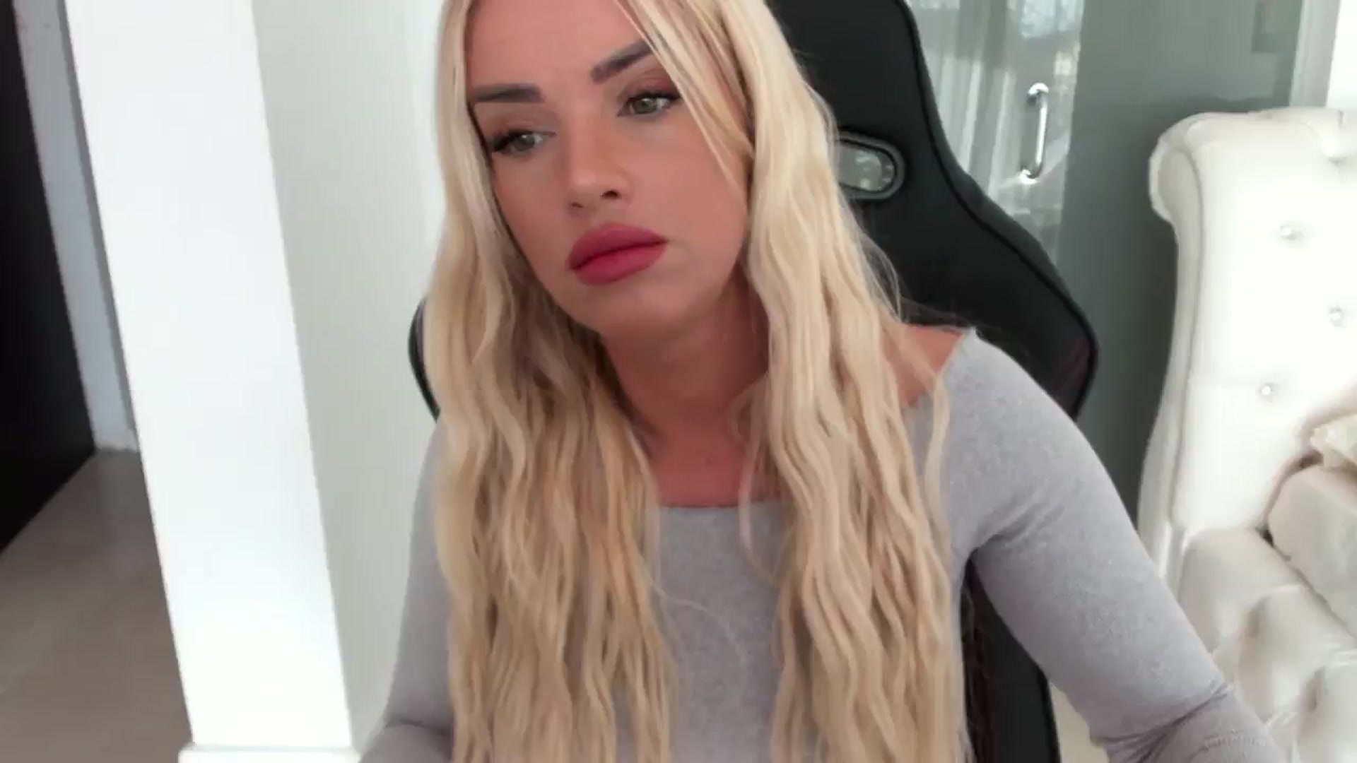 Gallery image thumbnail from Allesia_'s myfreecams stream on, 12/12/2024, 11:30 image 1 of 20