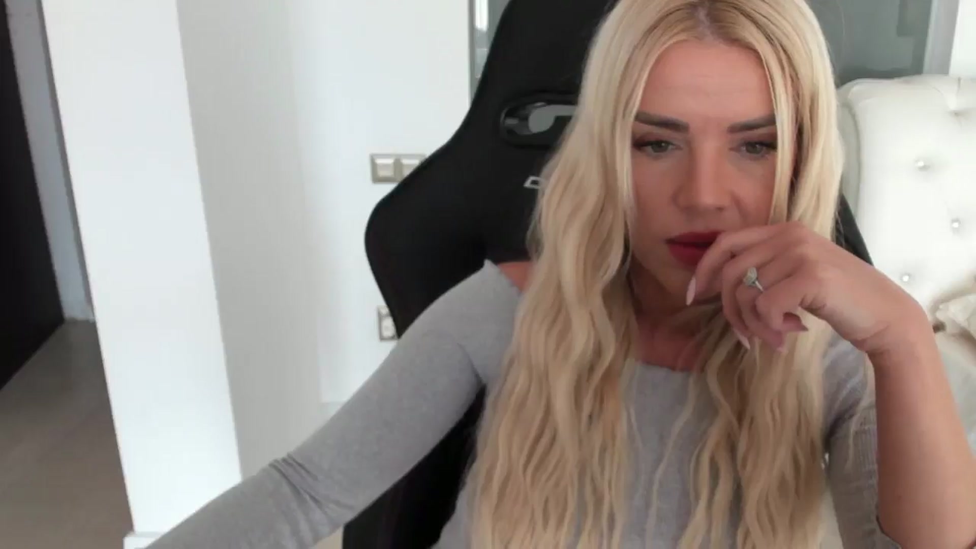 Gallery image thumbnail from Allesia_'s myfreecams stream on, 12/12/2024, 11:30 image 12 of 20