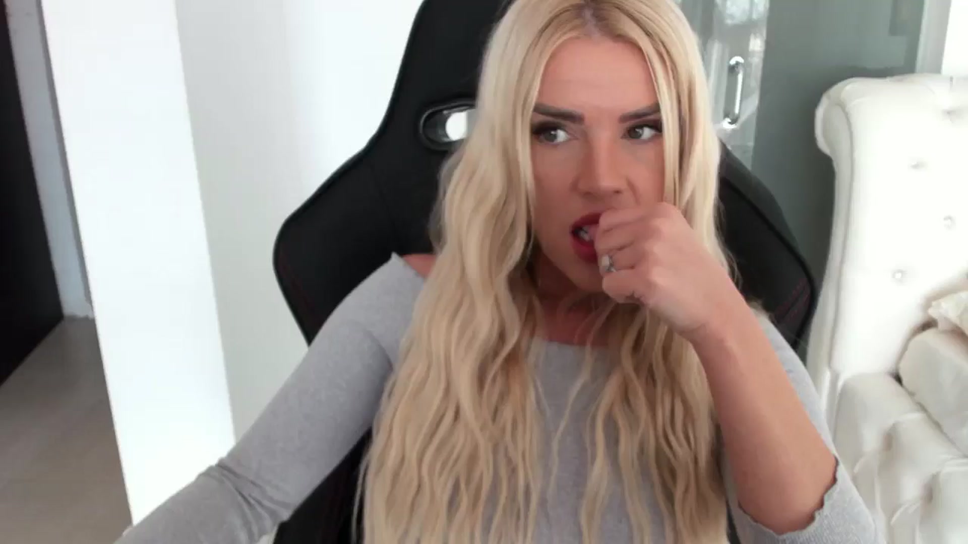 Gallery image thumbnail from Allesia_'s myfreecams stream on, 12/12/2024, 11:30 image 15 of 20