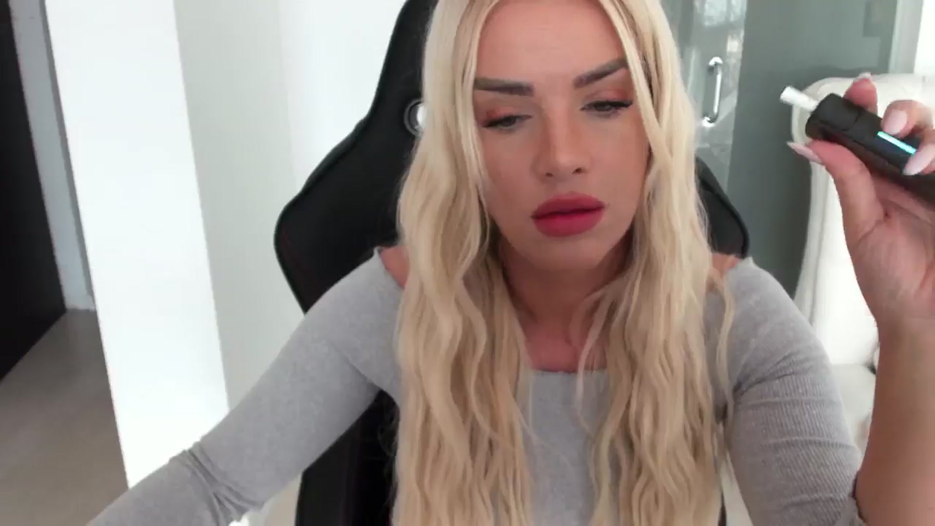 Gallery image thumbnail from Allesia_'s myfreecams stream on, 12/12/2024, 11:30 image 3 of 20