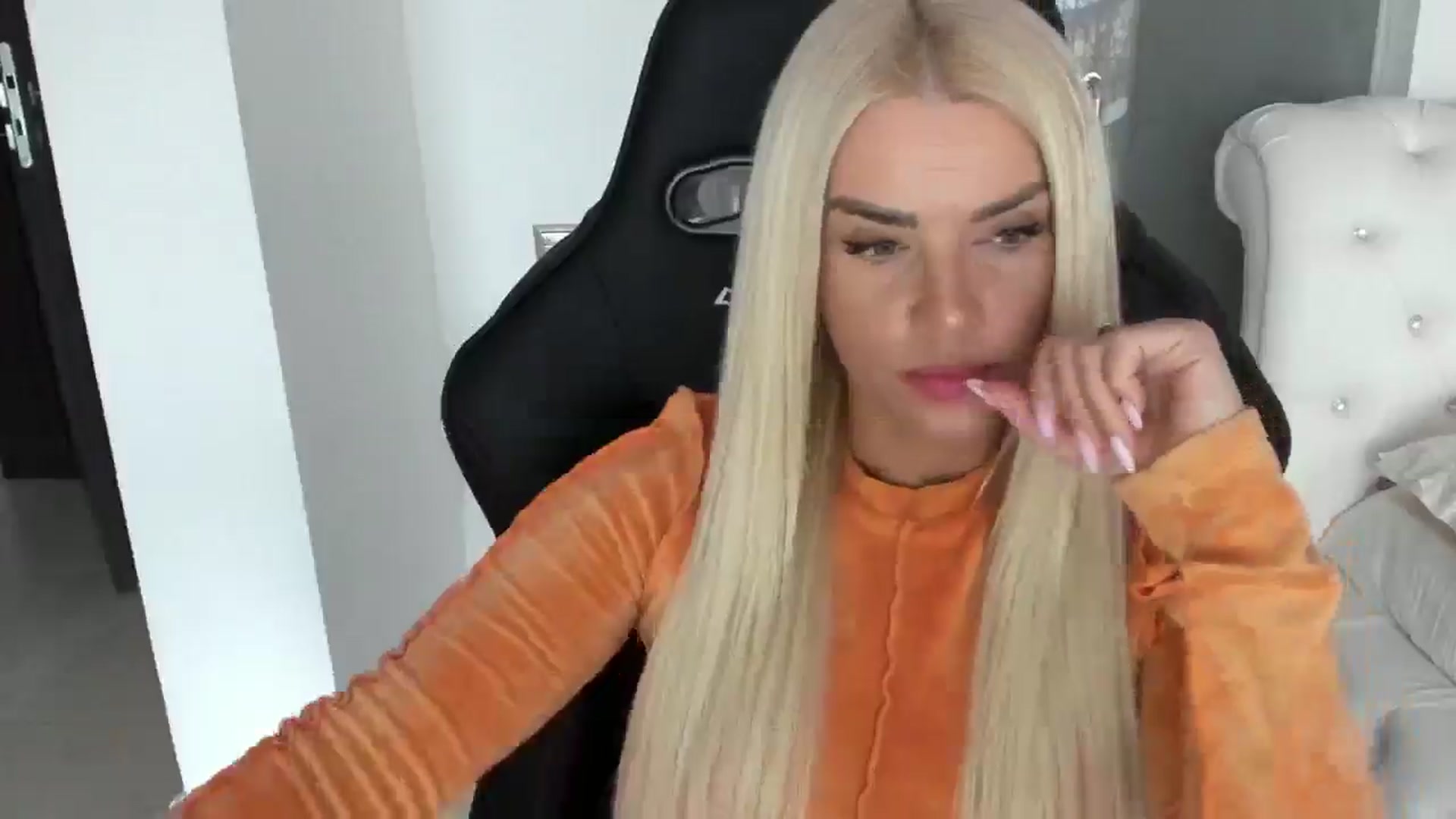 Gallery image thumbnail from Allesia_'s myfreecams stream on, 12/27/2024, 11:32 image 3 of 20