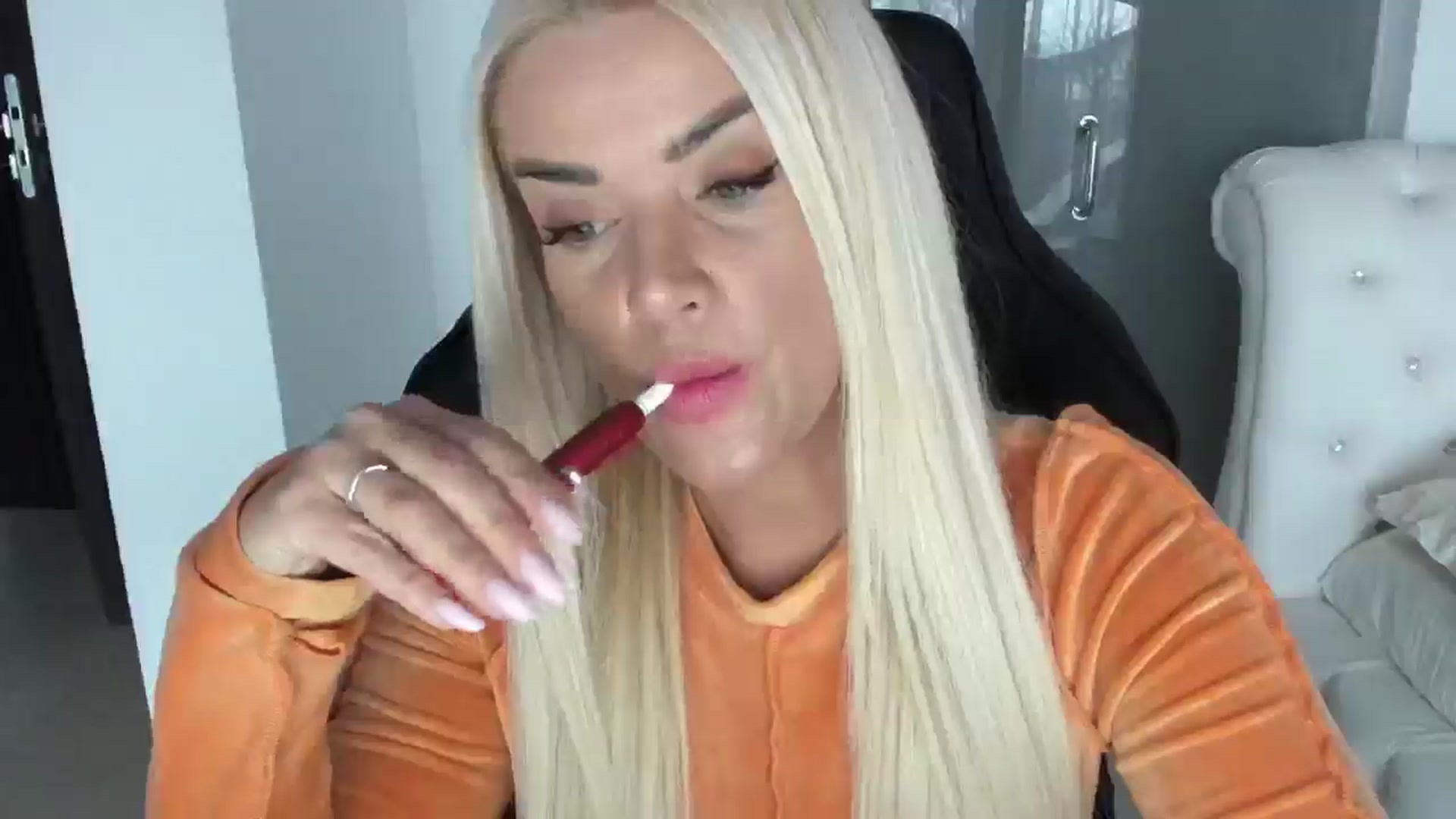 Gallery image thumbnail from Allesia_'s myfreecams stream on, 12/27/2024, 11:32 image 15 of 20