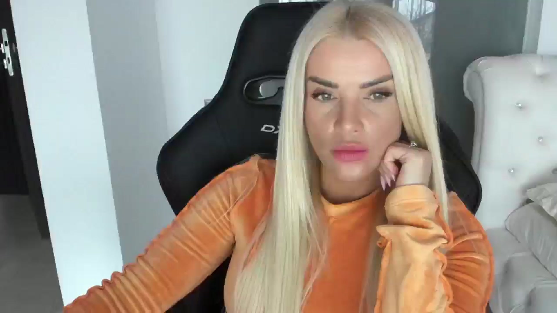 Gallery image thumbnail from Allesia_'s myfreecams stream on, 12/27/2024, 11:32 image 11 of 20
