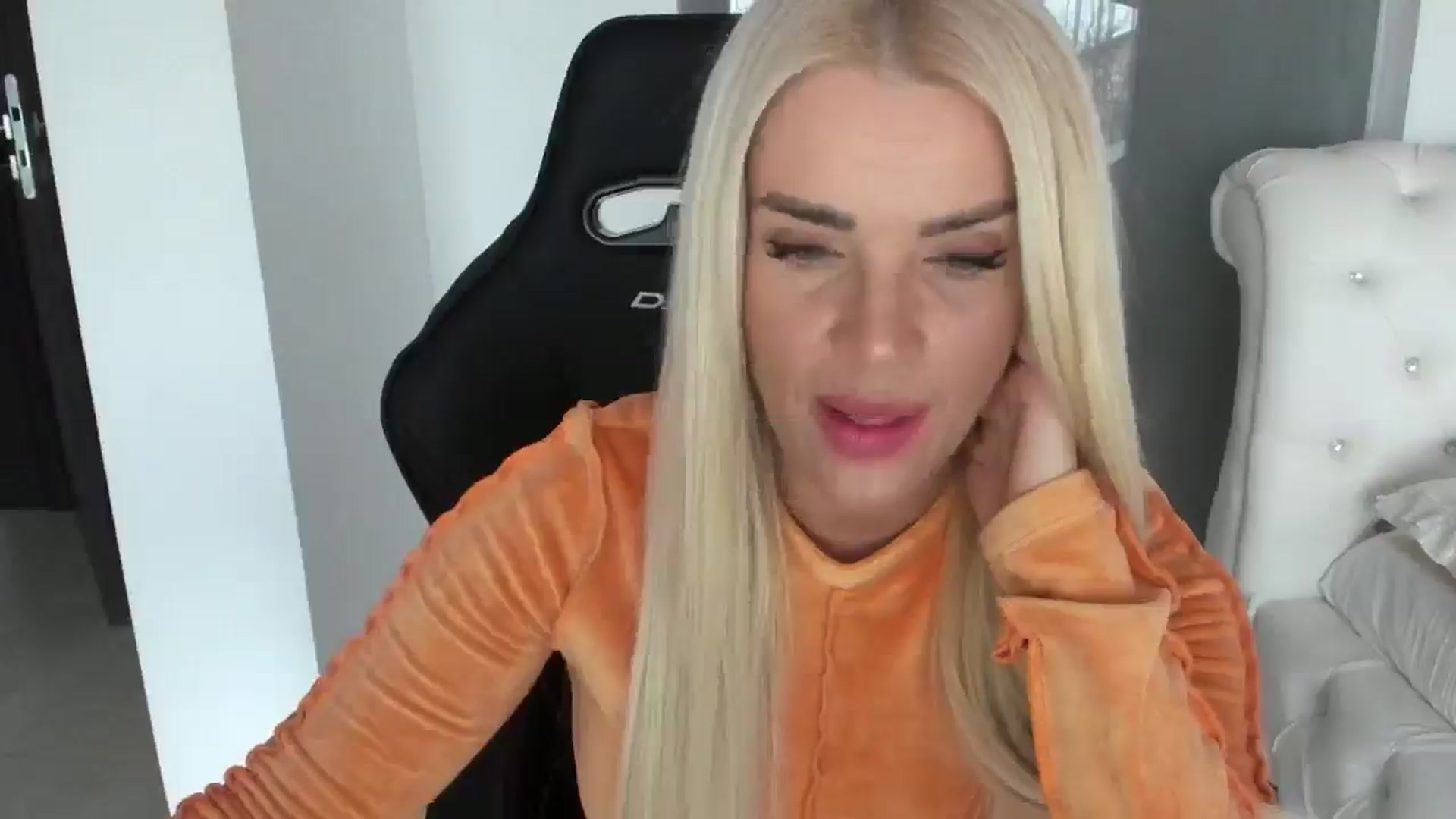 Gallery image thumbnail from Allesia_'s myfreecams stream on, 12/27/2024, 11:32 image 6 of 20