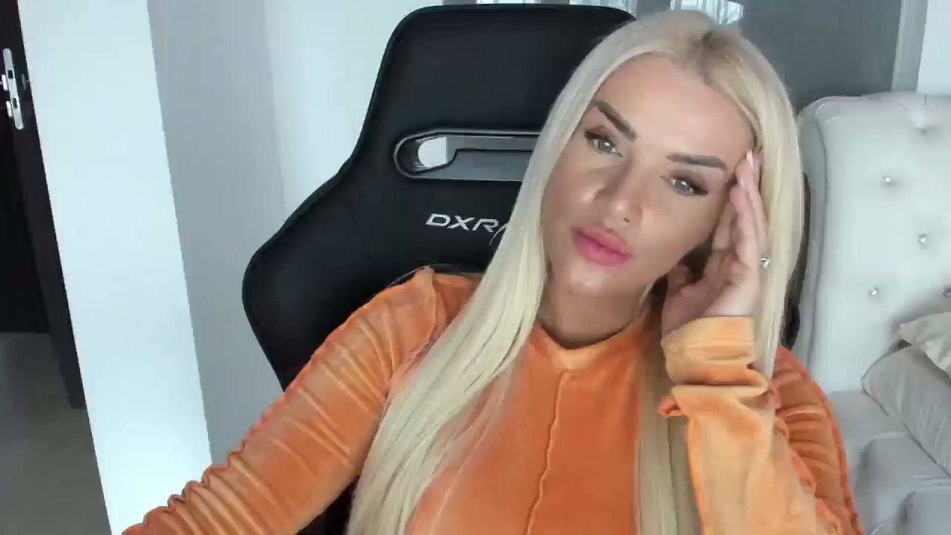 Gallery image thumbnail from Allesia_'s myfreecams stream on, 12/27/2024, 11:32 image 12 of 20