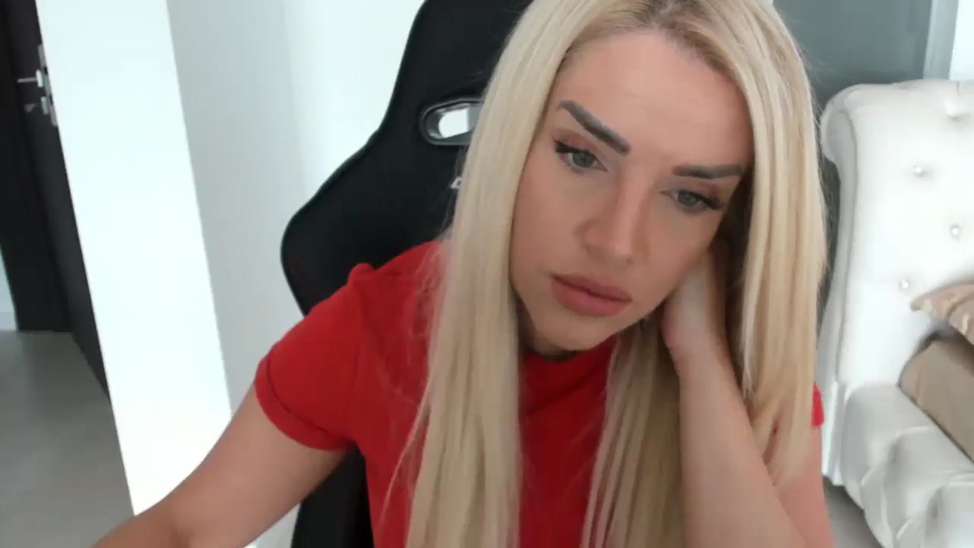Gallery image thumbnail from Allesia_'s myfreecams stream on, 01/11/2025, 11:54 image 6 of 20