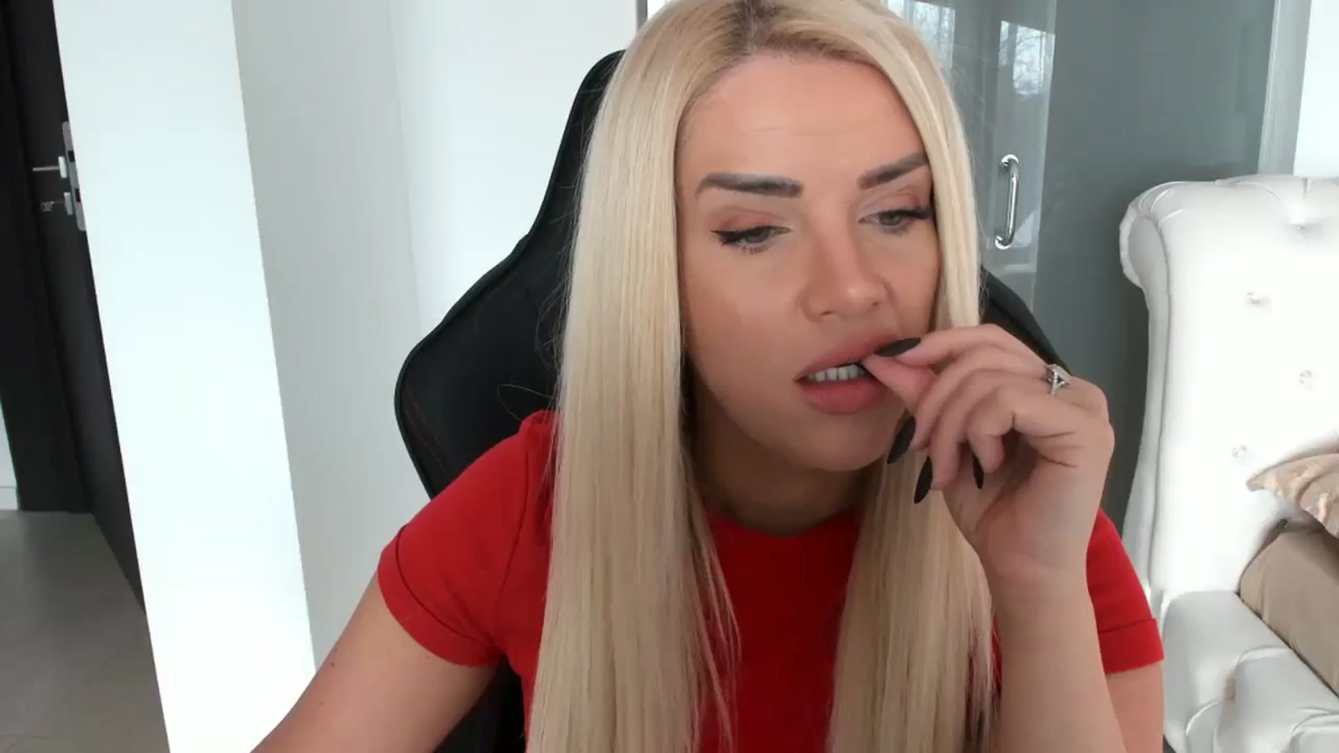 Gallery image thumbnail from Allesia_'s myfreecams stream on, 01/11/2025, 11:54 image 1 of 20