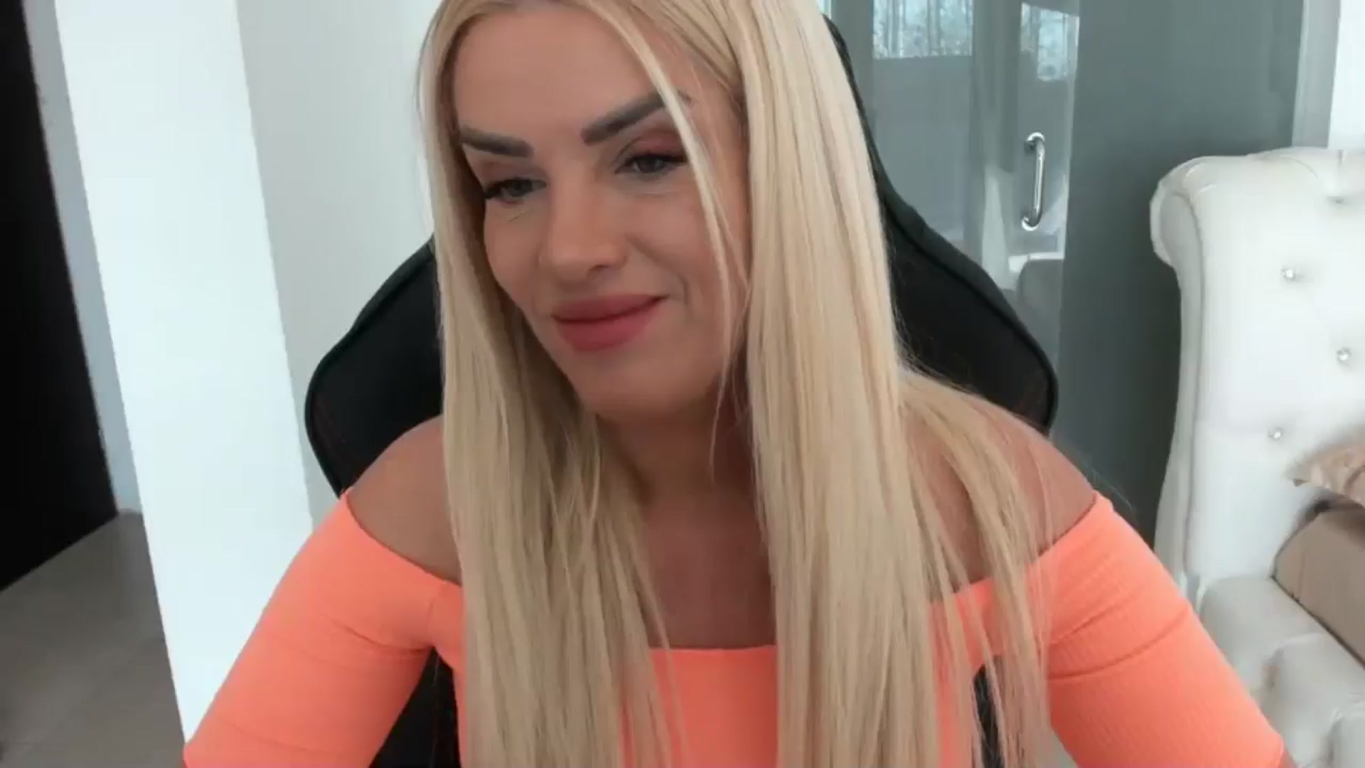 Gallery image thumbnail from Allesia_'s myfreecams stream on, 01/16/2025, 11:10 image 5 of 20