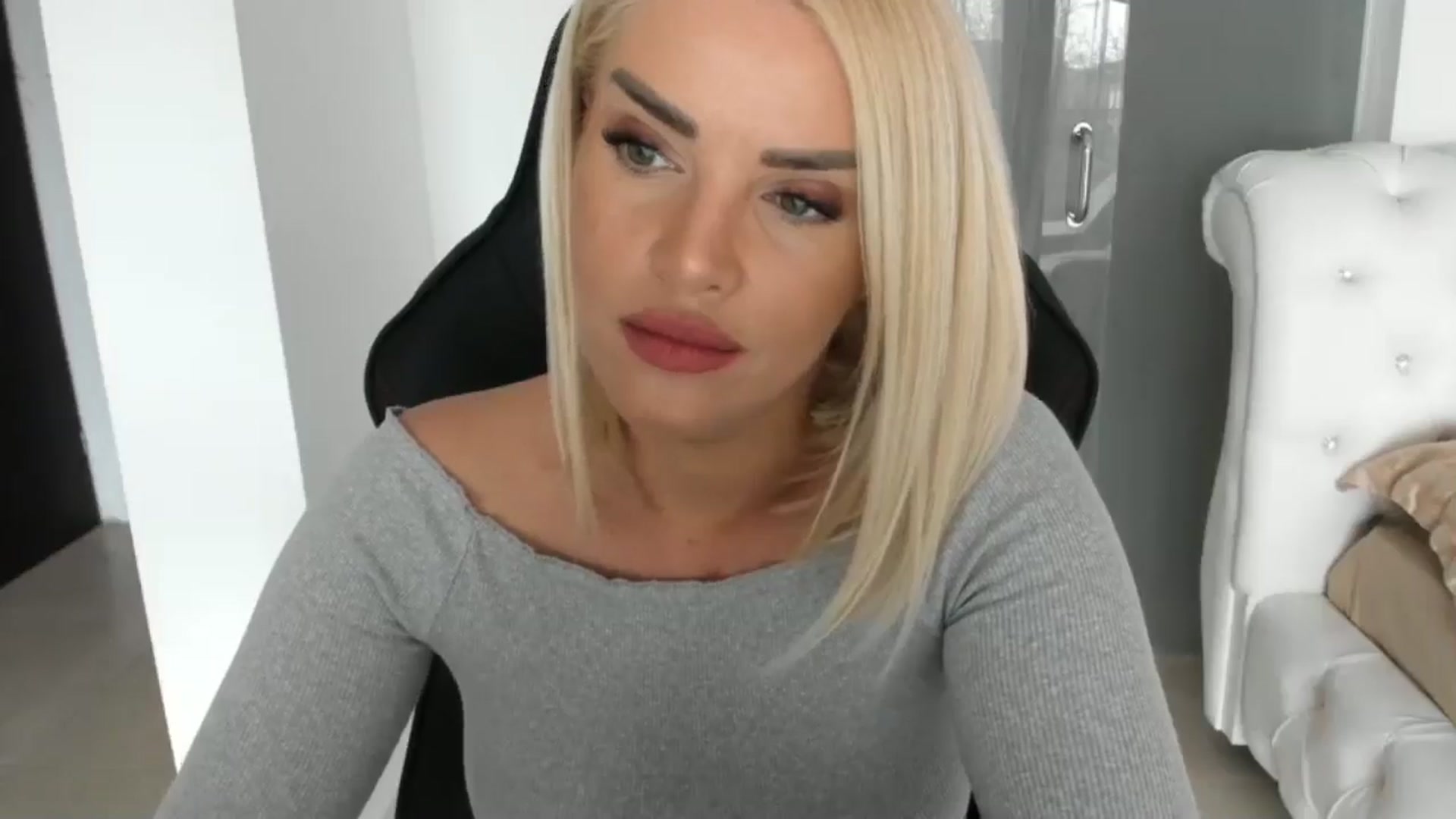 Gallery image thumbnail from Allesia_'s myfreecams stream on, 01/22/2025, 11:50 image 11 of 20