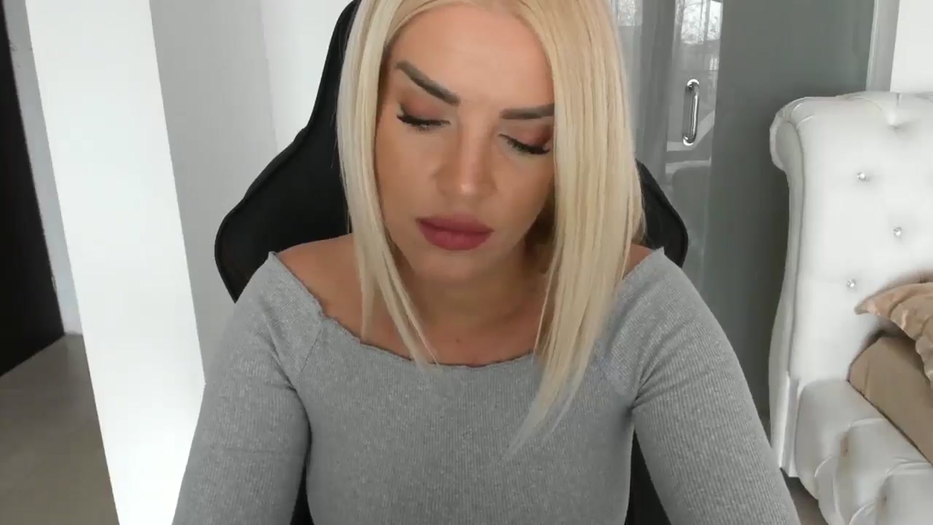 Gallery image thumbnail from Allesia_'s myfreecams stream on, 01/22/2025, 11:50 image 13 of 20