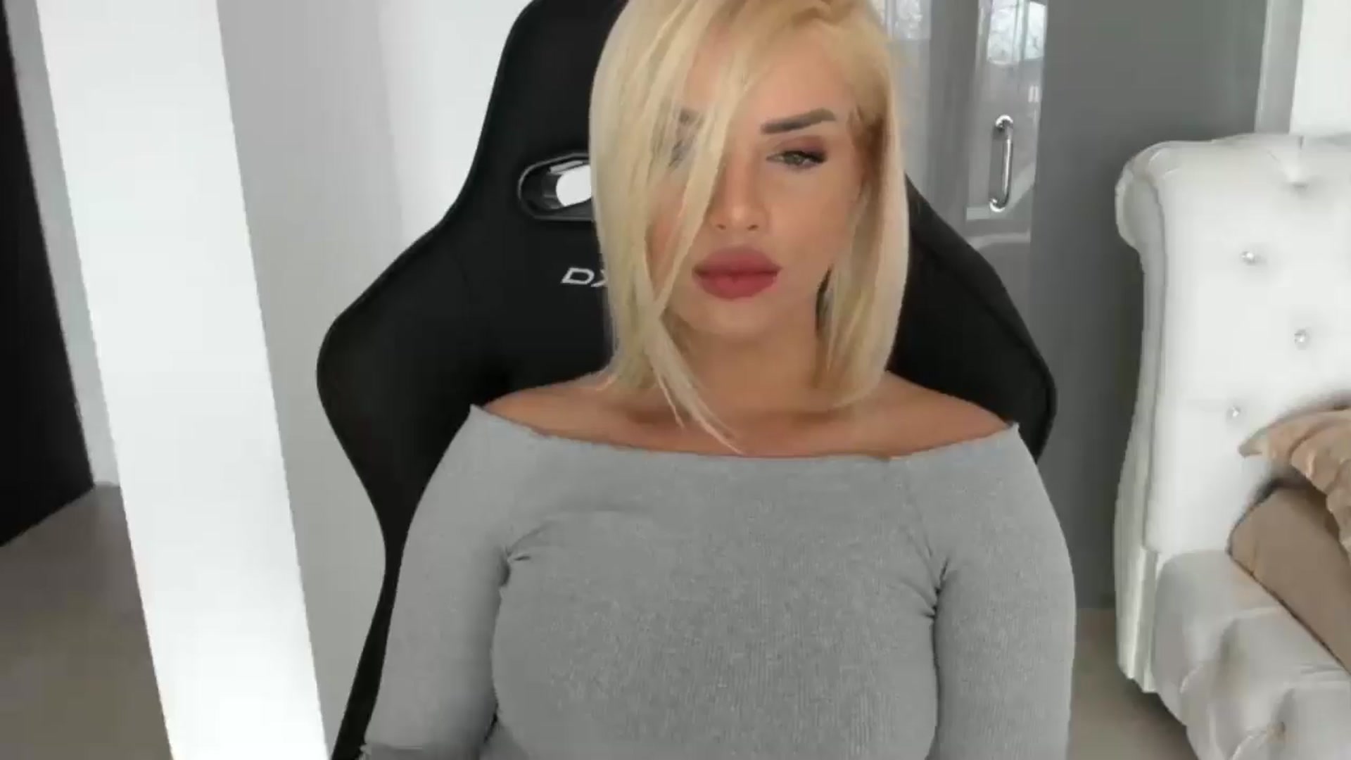 Gallery image thumbnail from Allesia_'s myfreecams stream on, 01/22/2025, 11:50 image 5 of 20