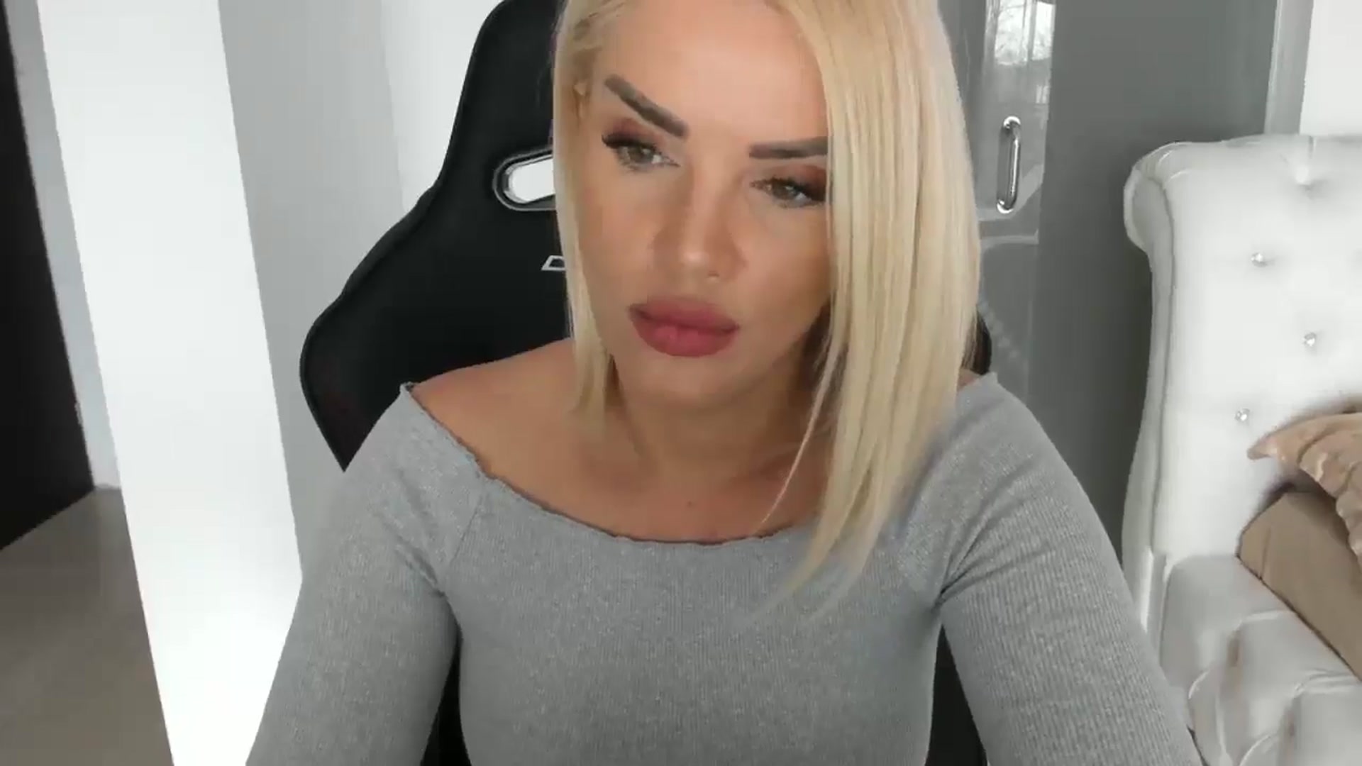 Gallery image thumbnail from Allesia_'s myfreecams stream on, 01/22/2025, 11:50 image 12 of 20
