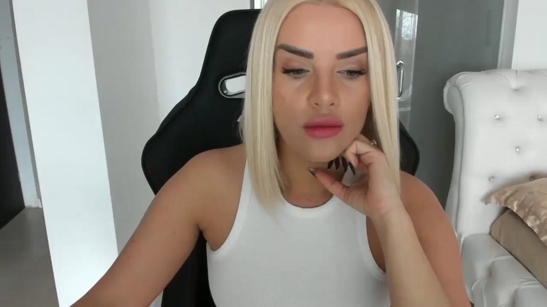 Gallery image thumbnail from Allesia_'s myfreecams stream on, 01/25/2025, 12:06 image 1 of 20