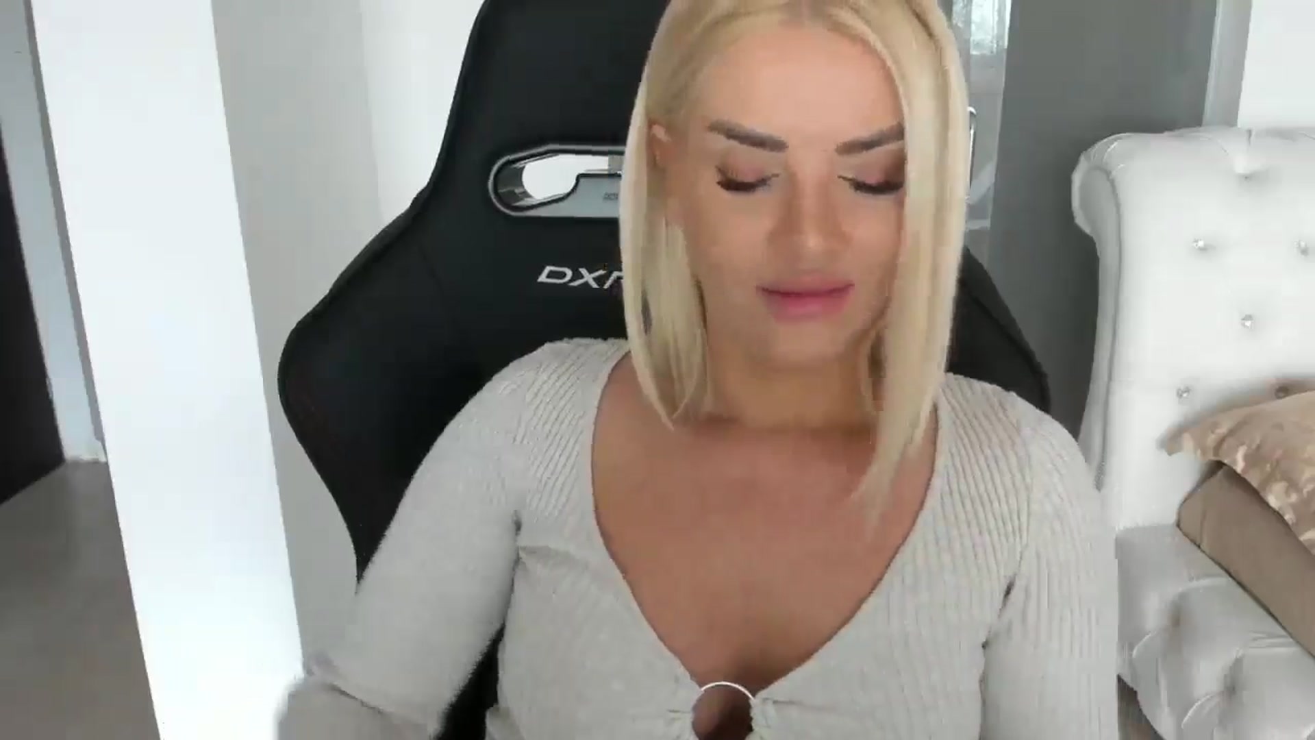Gallery image thumbnail from Allesia_'s myfreecams stream on, 01/26/2025, 10:47 image 4 of 20