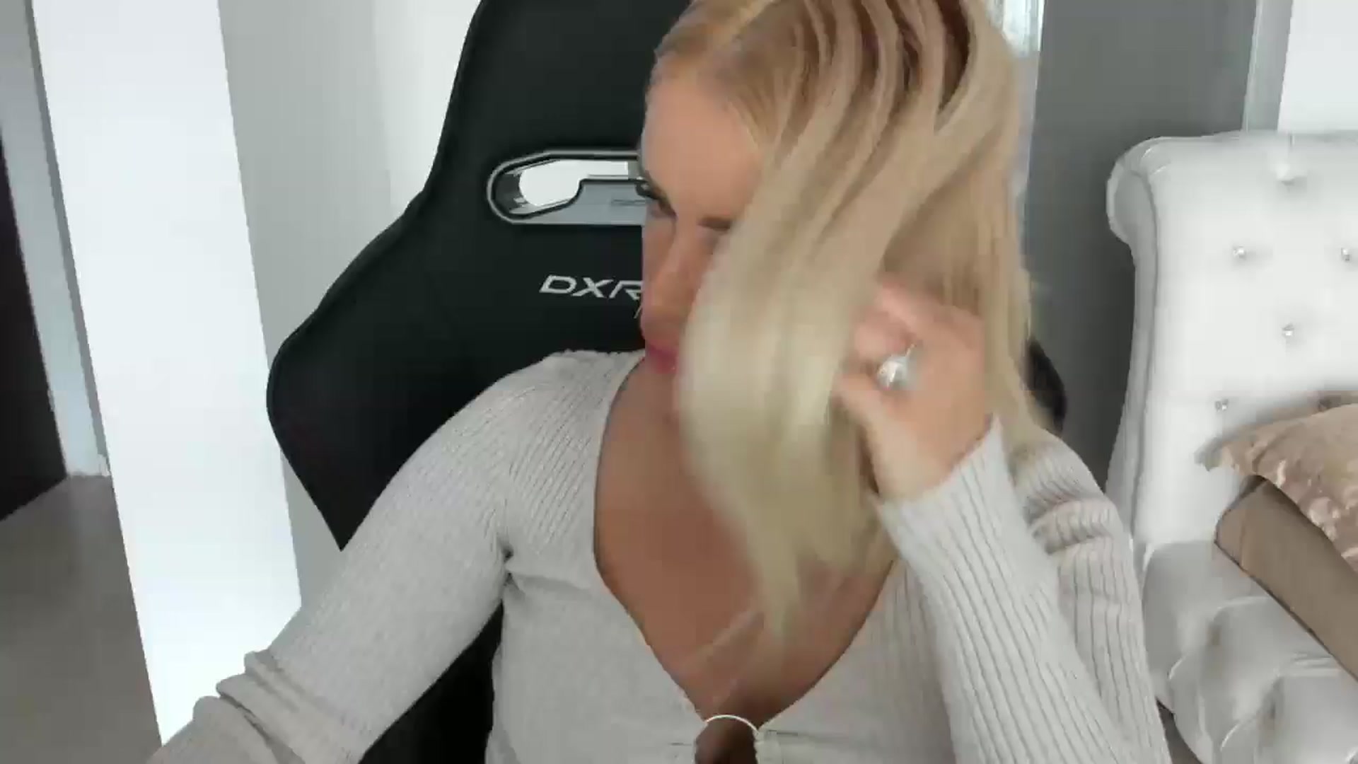 Gallery image thumbnail from Allesia_'s myfreecams stream on, 01/26/2025, 10:47 image 2 of 20