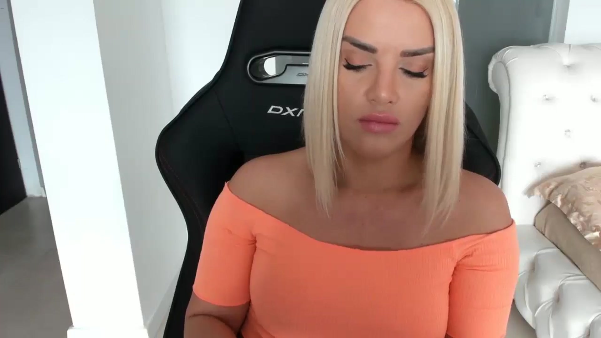 Gallery image thumbnail from Allesia_'s myfreecams stream on, 01/27/2025, 10:14 image 13 of 20
