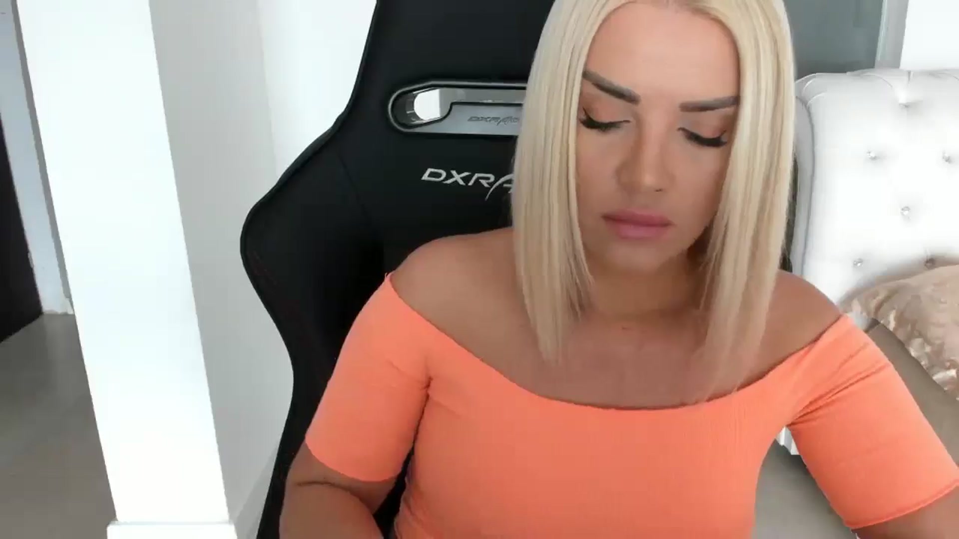 Gallery image thumbnail from Allesia_'s myfreecams stream on, 01/27/2025, 10:14 image 5 of 20
