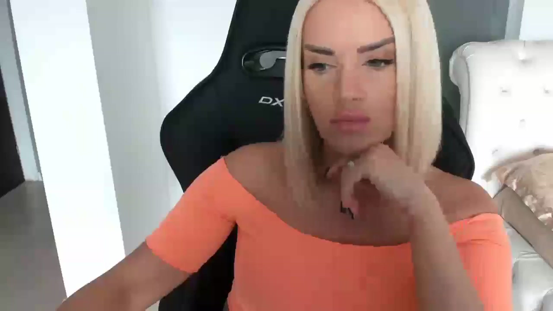 Gallery image thumbnail from Allesia_'s myfreecams stream on, 01/27/2025, 10:14 image 10 of 20