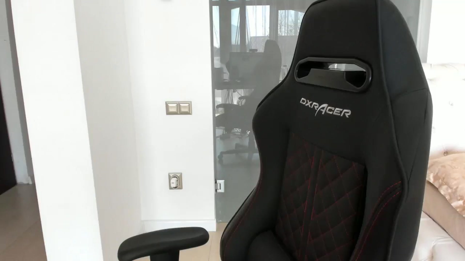 Gallery image thumbnail from Allesia_'s myfreecams stream on, 01/28/2025, 10:44 image 10 of 20