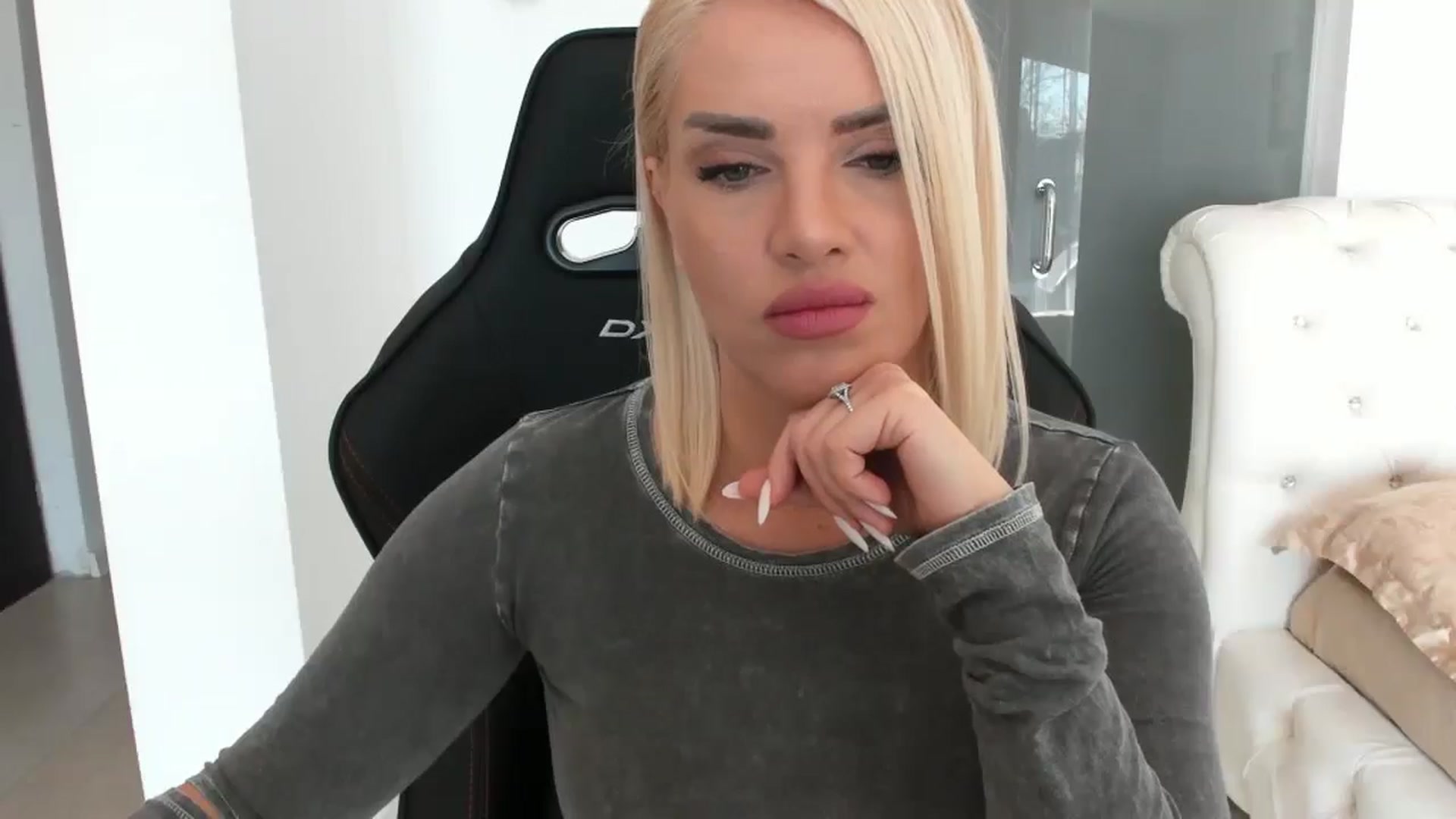 Gallery image thumbnail from Allesia_'s myfreecams stream on, 01/28/2025, 10:44 image 6 of 20