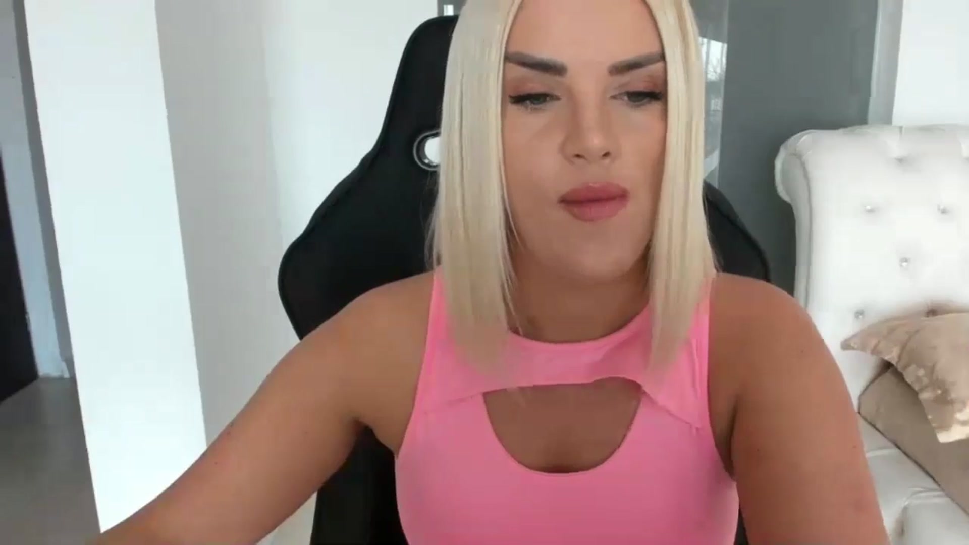 Gallery image thumbnail from Allesia_'s myfreecams stream on, 01/29/2025, 10:22 image 6 of 20