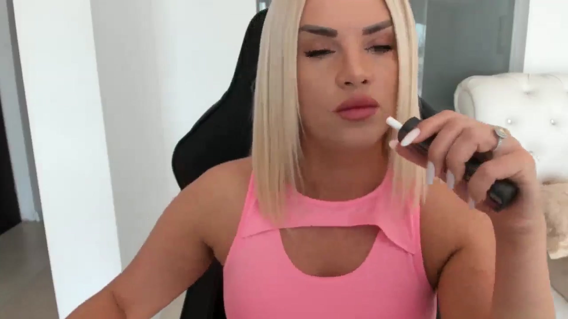 Gallery image thumbnail from Allesia_'s myfreecams stream on, 01/29/2025, 11:52 image 7 of 20