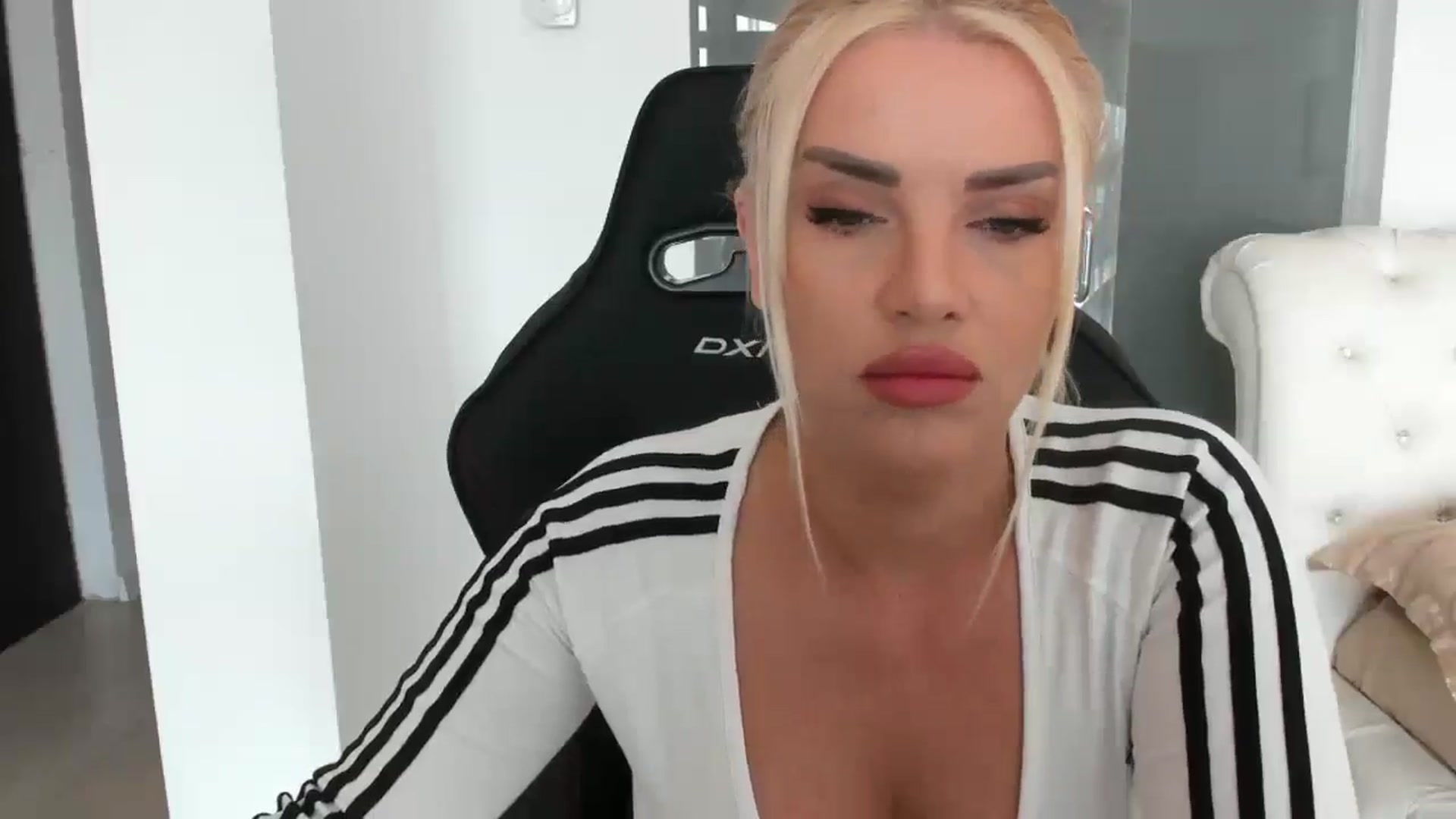 Gallery image thumbnail from Allesia_'s myfreecams stream on, 01/30/2025, 10:50 image 3 of 20