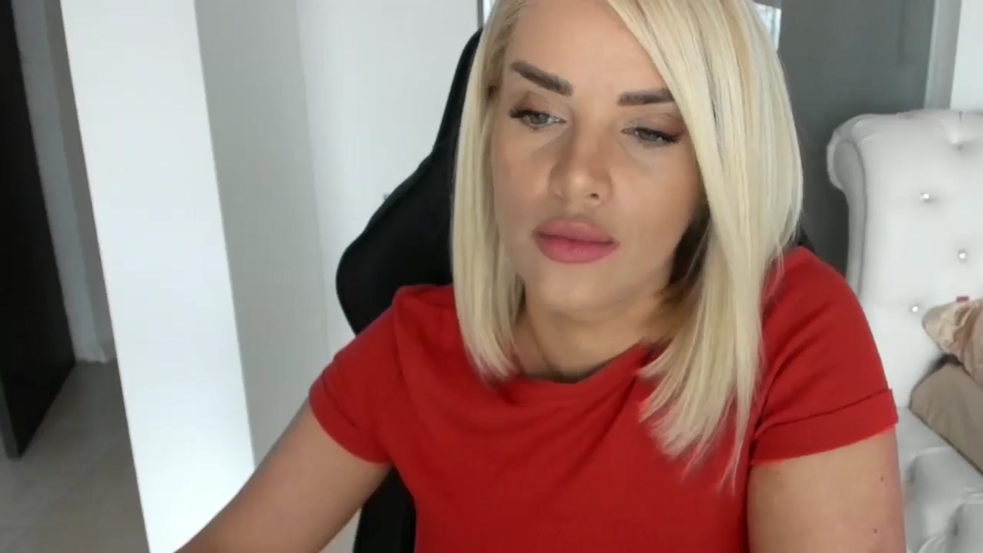 Gallery image thumbnail from Allesia_'s myfreecams stream on, 01/31/2025, 10:28 image 18 of 20