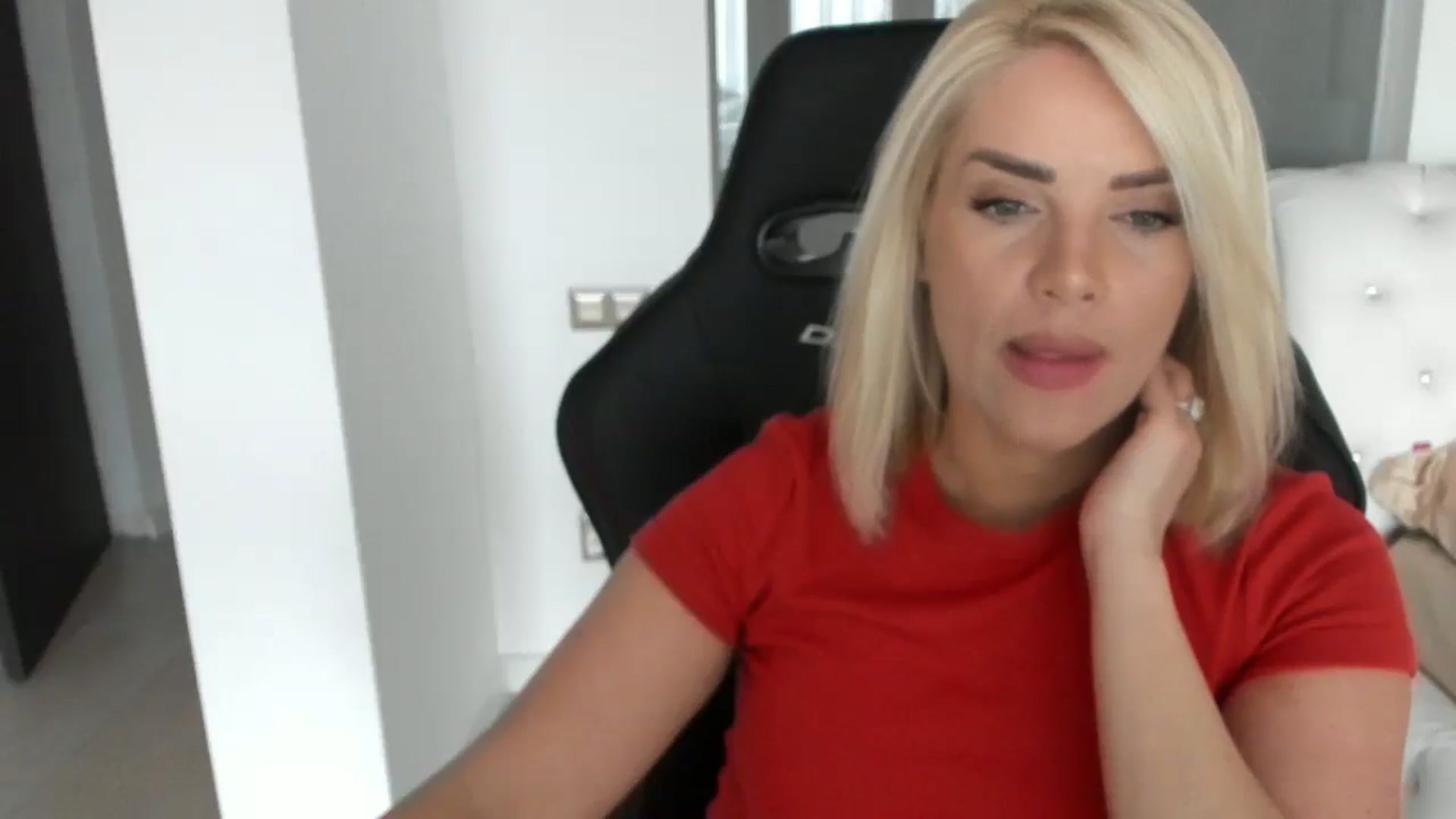 Gallery image thumbnail from Allesia_'s myfreecams stream on, 01/31/2025, 10:28 image 3 of 20