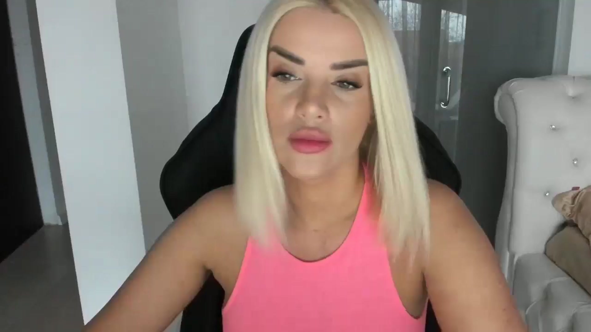 Gallery image thumbnail from Allesia_'s myfreecams stream on, 02/03/2025, 10:29 image 13 of 20