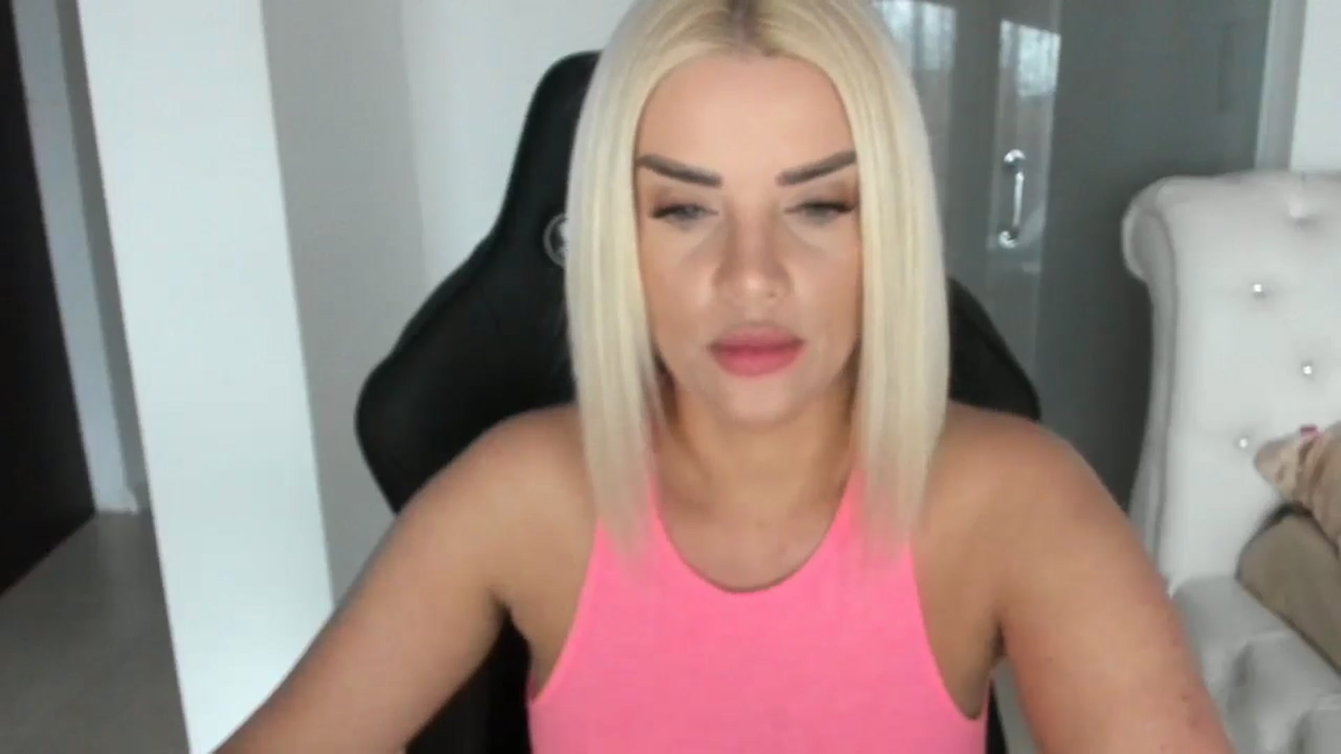 Gallery image thumbnail from Allesia_'s myfreecams stream on, 02/03/2025, 10:29 image 3 of 20