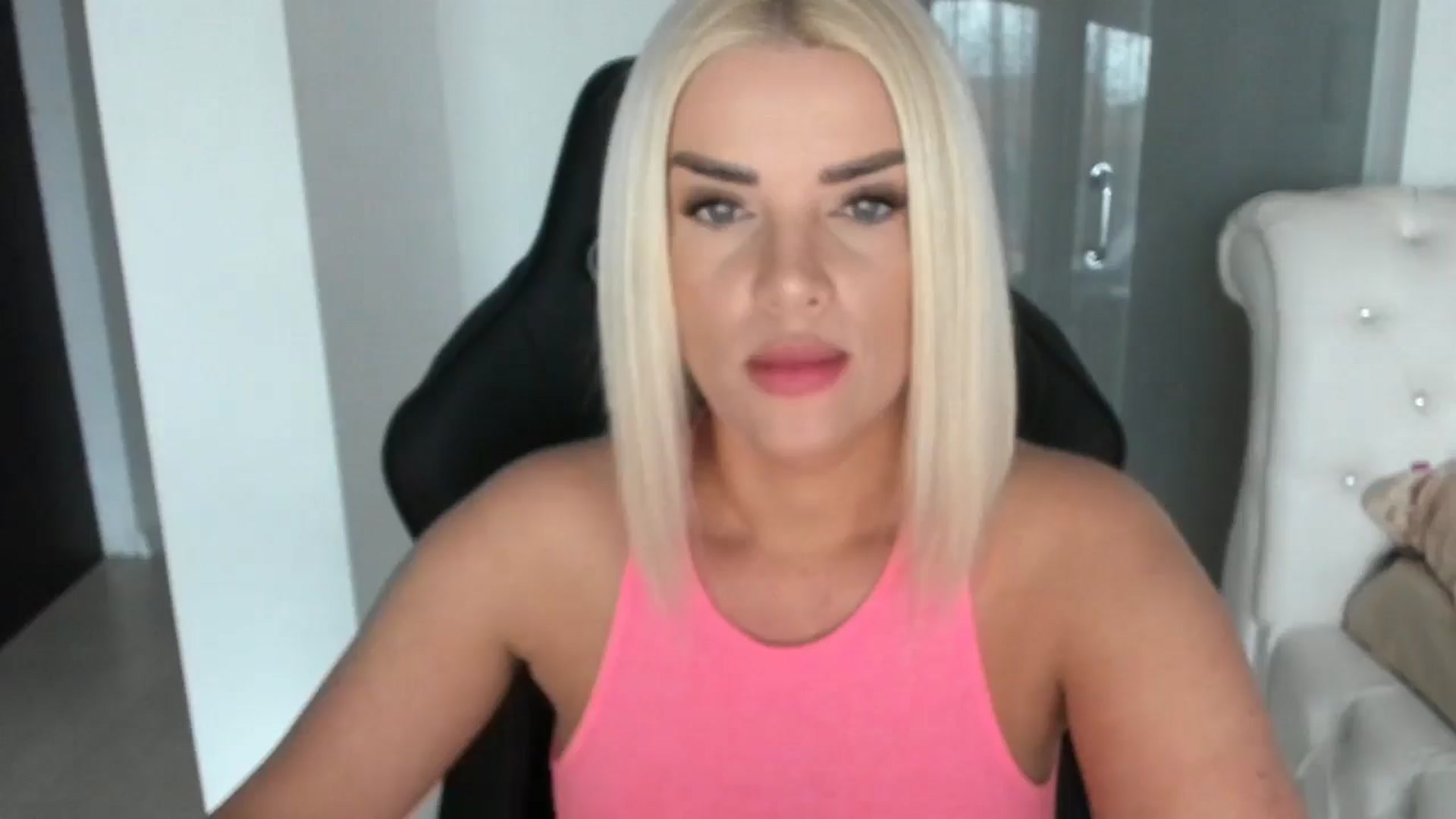 Gallery image thumbnail from Allesia_'s myfreecams stream on, 02/03/2025, 10:29 image 2 of 20