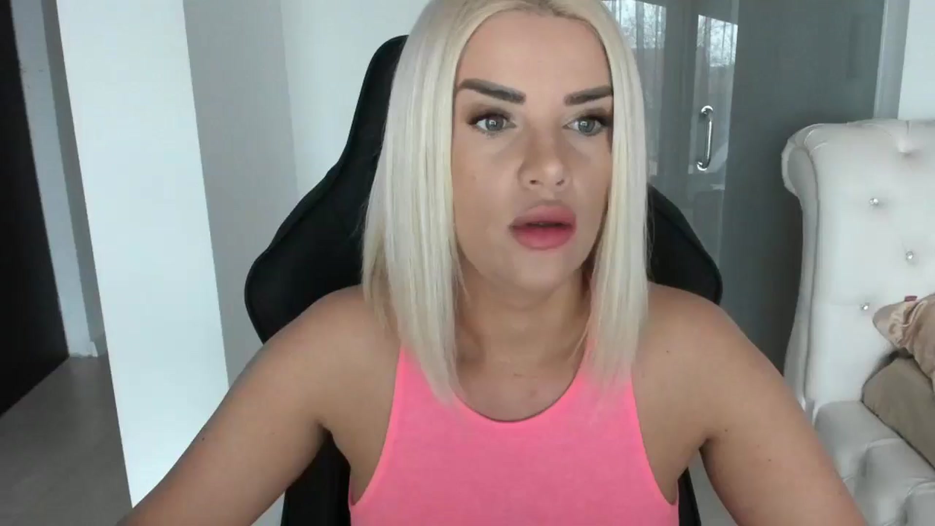 Gallery image thumbnail from Allesia_'s myfreecams stream on, 02/03/2025, 10:29 image 10 of 20
