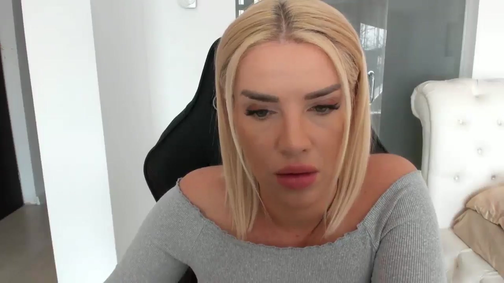 Gallery image thumbnail from Allesia_'s myfreecams stream on, 02/11/2025, 11:47 image 2 of 20