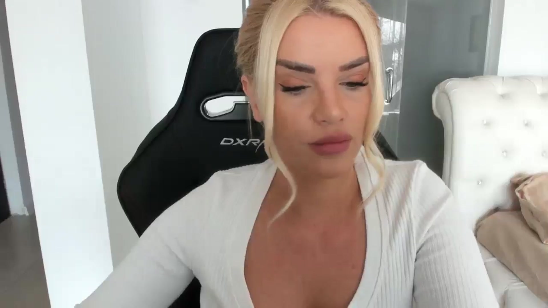 Gallery image thumbnail from Allesia_'s myfreecams stream on, 02/13/2025, 11:39 image 20 of 20