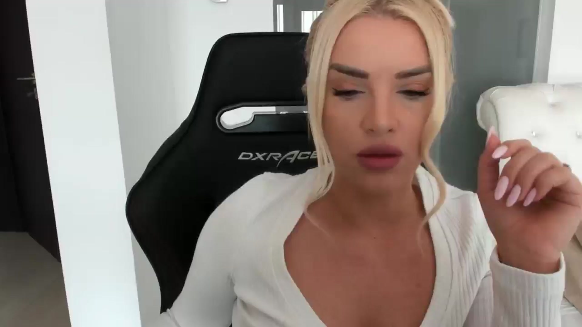 Gallery image thumbnail from Allesia_'s myfreecams stream on, 02/13/2025, 11:39 image 1 of 20