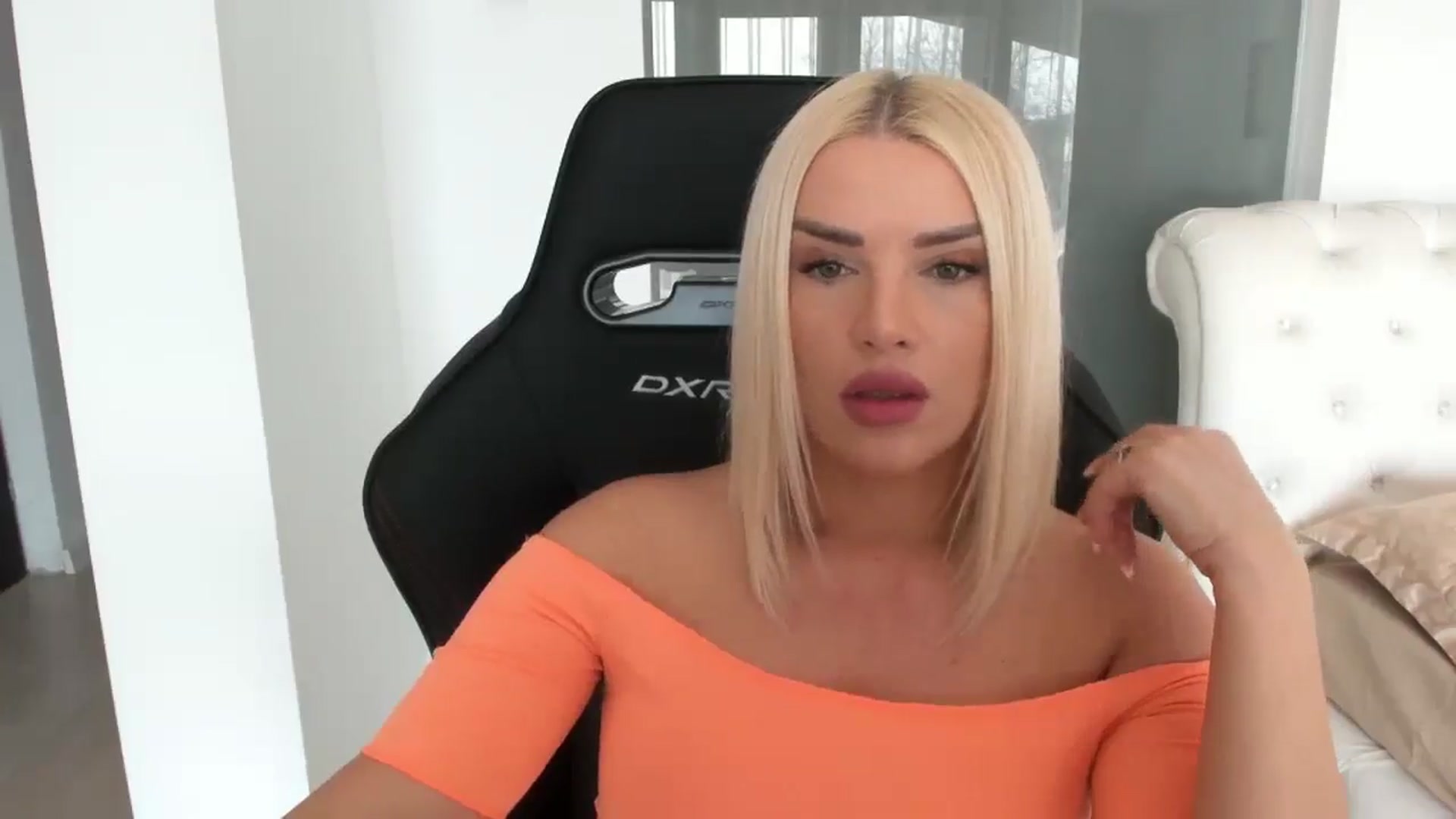Gallery image thumbnail from Allesia_'s myfreecams stream on, 02/14/2025, 11:27 image 8 of 20