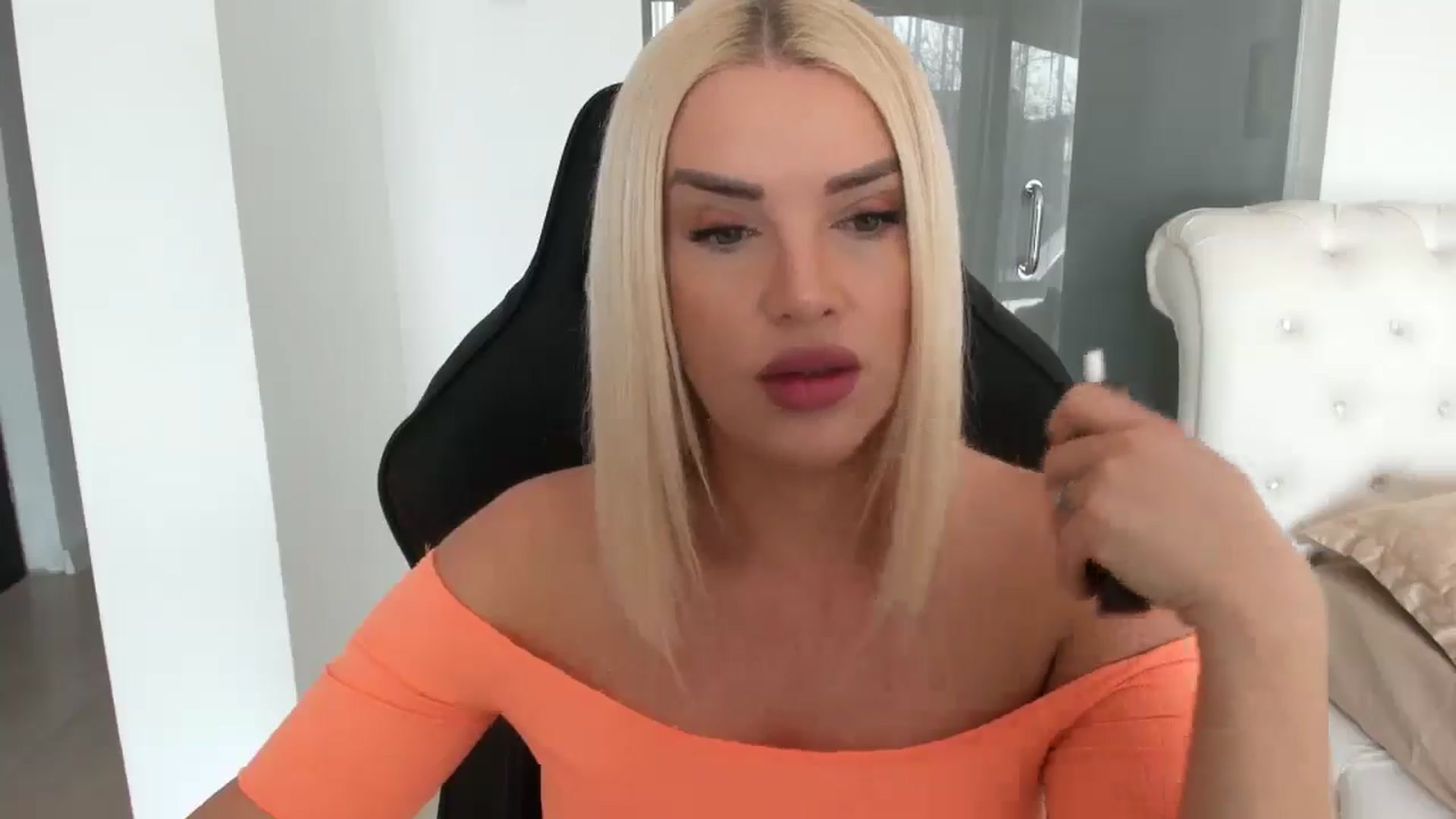 Gallery image thumbnail from Allesia_'s myfreecams stream on, 02/14/2025, 11:27 image 5 of 20