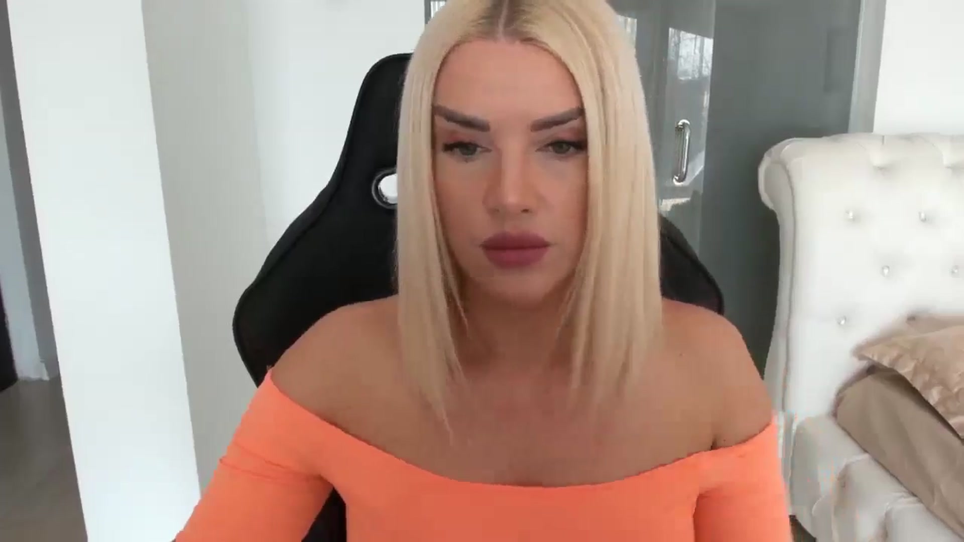 Gallery image thumbnail from Allesia_'s myfreecams stream on, 02/14/2025, 11:27 image 7 of 20