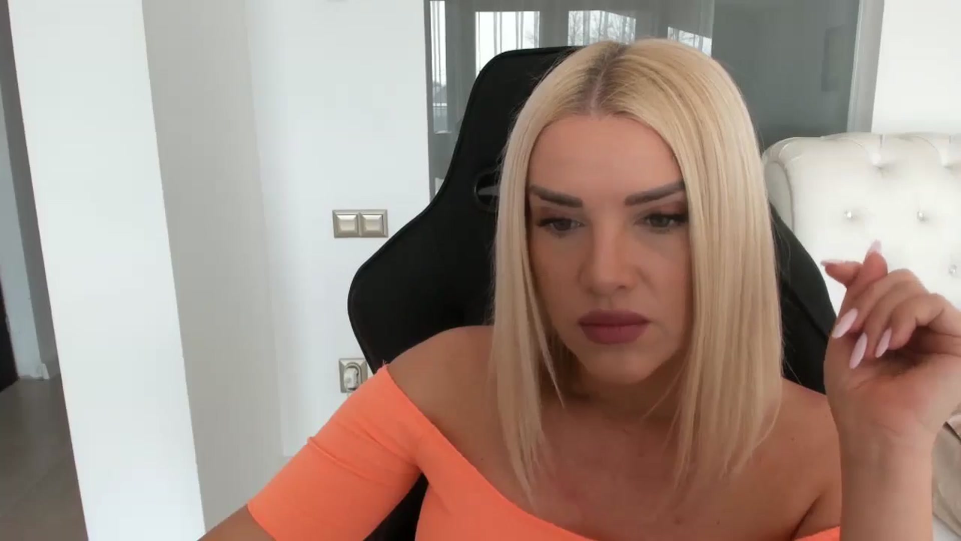 Gallery image thumbnail from Allesia_'s myfreecams stream on, 02/14/2025, 11:27 image 9 of 20