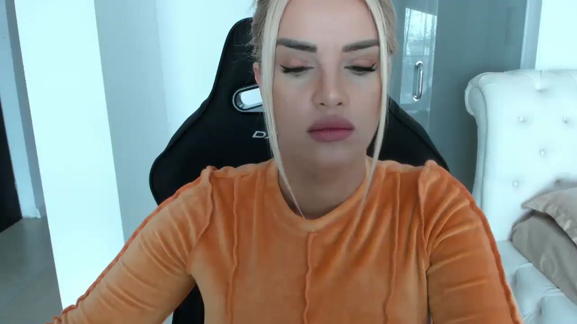 Gallery image thumbnail from Allesia_'s myfreecams stream on, 02/17/2025, 10:56 image 10 of 20