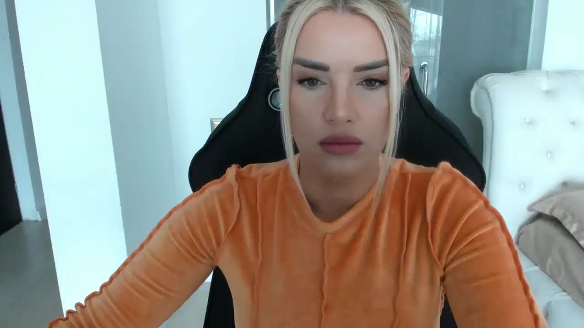 Gallery image thumbnail from Allesia_'s myfreecams stream on, 02/17/2025, 10:56 image 3 of 20