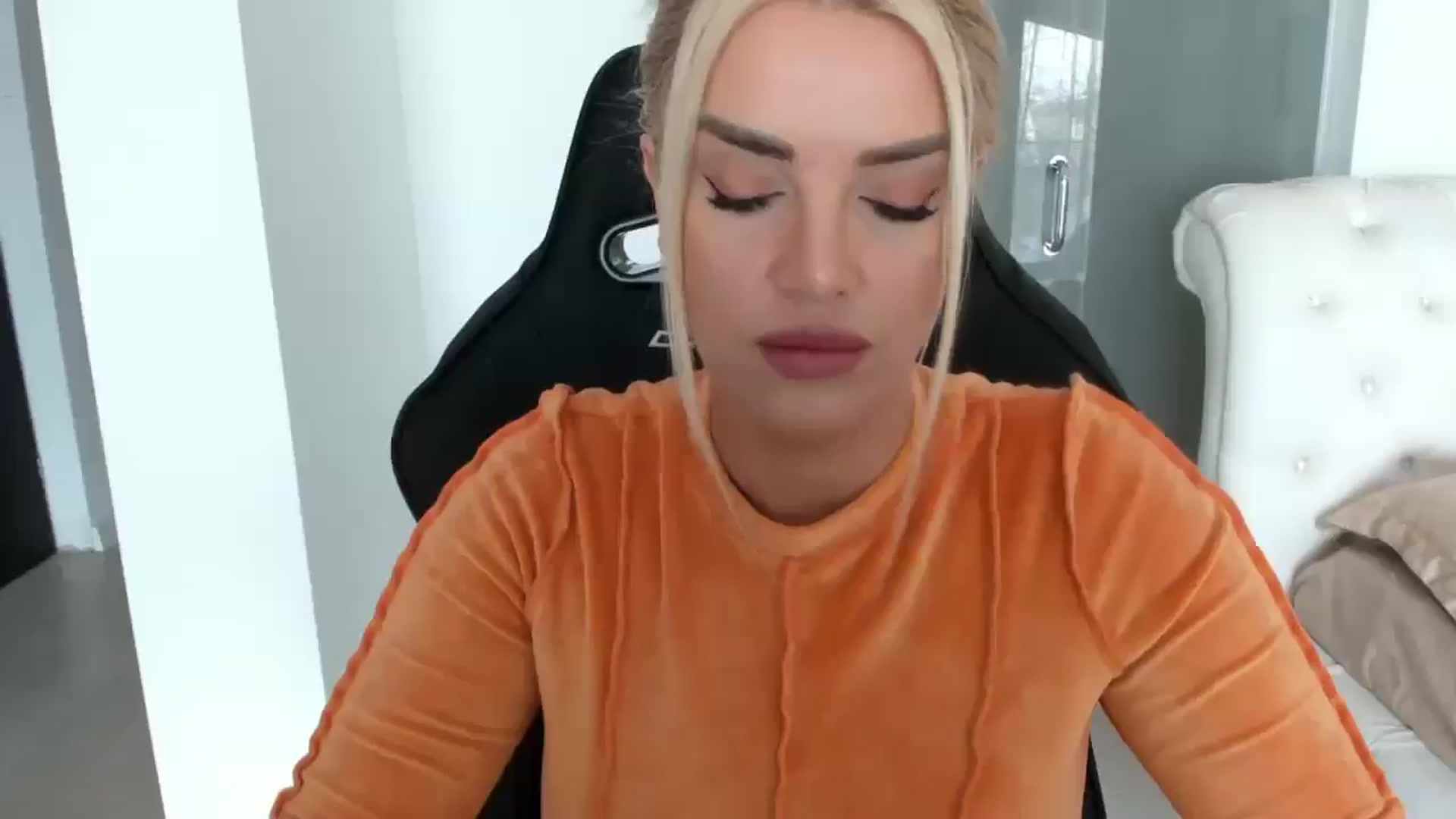 Gallery image thumbnail from Allesia_'s myfreecams stream on, 02/17/2025, 10:56 image 20 of 20