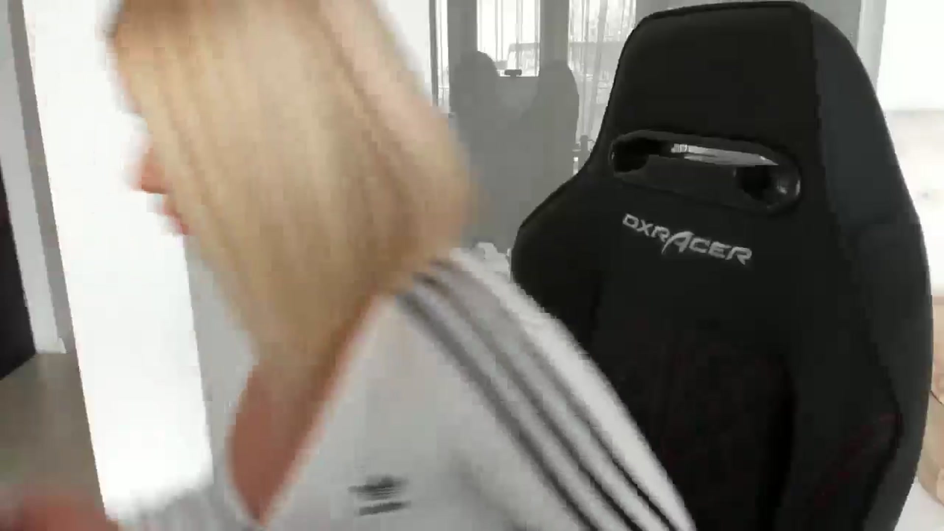 Gallery image thumbnail from Allesia_'s myfreecams stream on, 02/18/2025, 10:43 image 19 of 20
