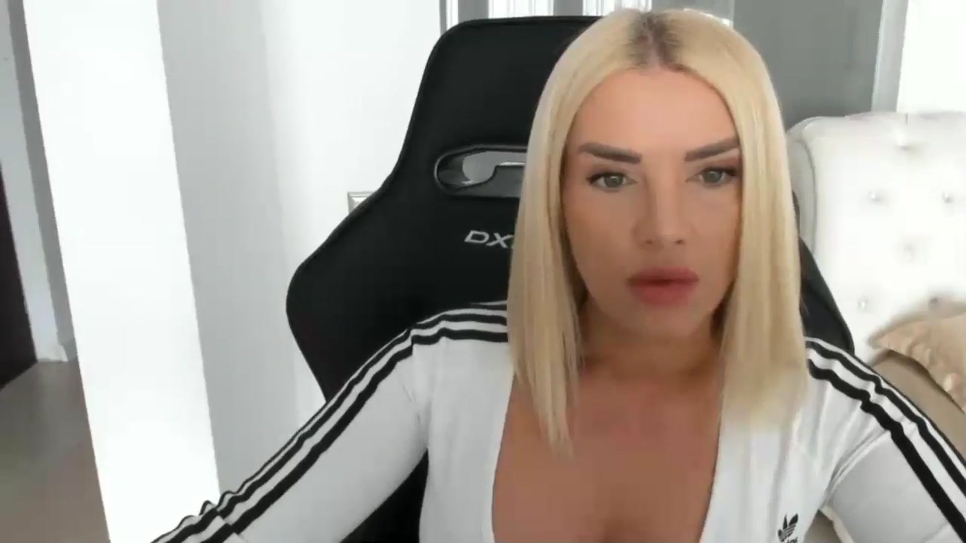 Gallery image thumbnail from Allesia_'s myfreecams stream on, 02/18/2025, 11:39 image 4 of 20