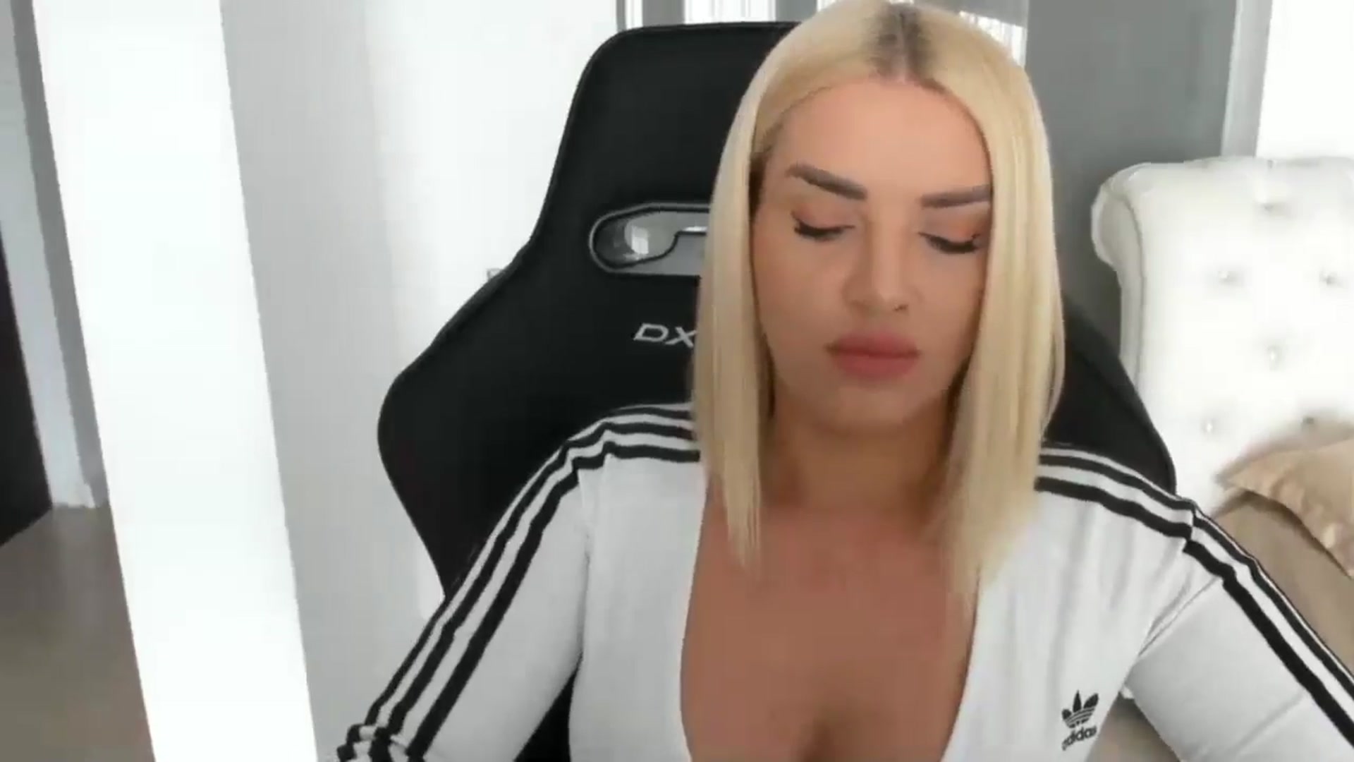 Gallery image thumbnail from Allesia_'s myfreecams stream on, 02/18/2025, 11:39 image 3 of 20