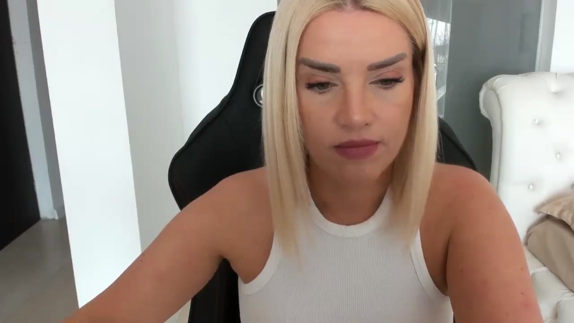 Gallery image thumbnail from Allesia_'s myfreecams stream on, 02/22/2025, 11:27 image 2 of 20