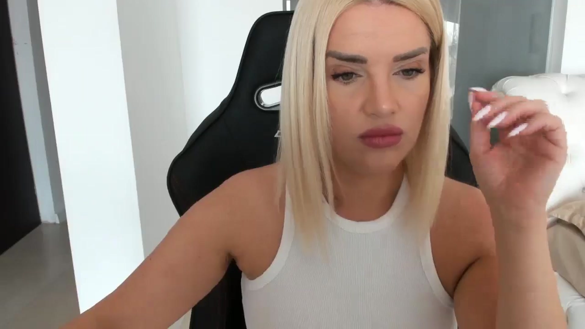Gallery image thumbnail from Allesia_'s myfreecams stream on, 02/22/2025, 11:27 image 4 of 20